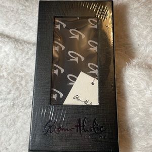 Glam-aholic silk scarf black